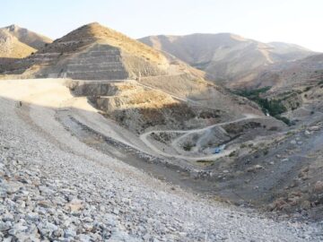 سرعت جابه‌جایی روستاهای کاسه سد قشلاق صحنه بیشتر می‌شود