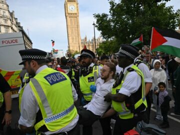 پلیس انگلیس ۸۹۰ حامی گروه «اقدام فلسطین» را بازداشت کرد
