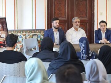بازگویی حوادث سالروز شهادت شهید مدنی در نمایش «جمعه‌ای که تعطیل نبود»