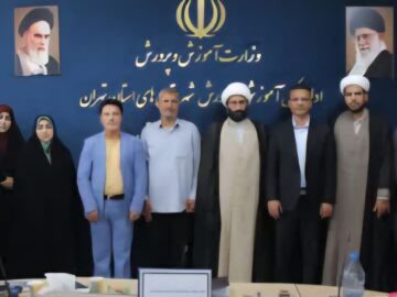 فرهنگیان فعال حوزه نماز در شهرستان قدس تجلیل شدند