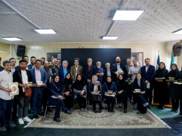 خبرنگار شهرکرد رتبه برتر جشنواره تولیدات ایرنا را کسب کرد