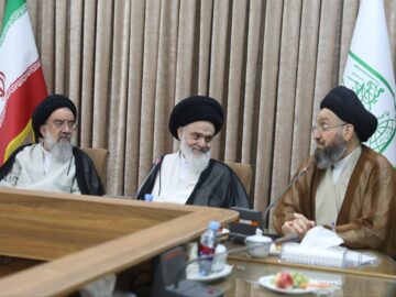 سید عمار حکیم در جمع اعضای جامعه مدرسین حاضر شد