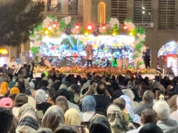فیلم| جشن شبانه مردم به عشق پیامبر در میدان ارگ کرمان