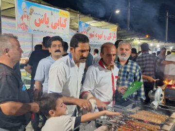 سرآشپزان در جشنواره گوشت و کباب سجاس خدابنده هنرنمایی می‌کنند