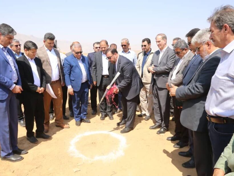 آغاز عملیات اجرایی هفت نیروگاه خورشیدی در فسا با حضور استاندار فارس