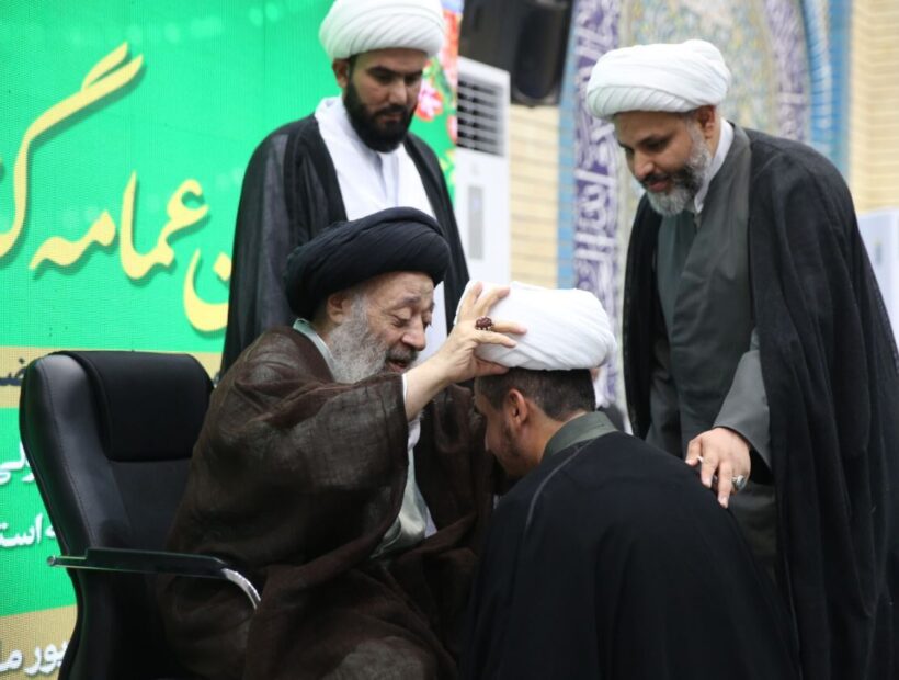 برگزاری آیین عمامه‌گذاری طلبه‌های جوان خوزستان در بندرامام خمینی(ره)