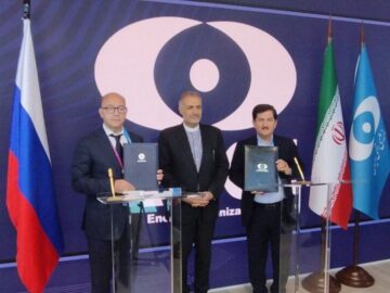 موافقت‌نامه ۲۵ میلیارد دلاری برای ساخت چهار نیروگاه‌ اتمی جدید در ایران امضا شد