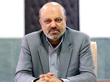 بازنشستگی اجباری اساتید دانشگاه آزاد ضربه به آینده علمی کشور است
