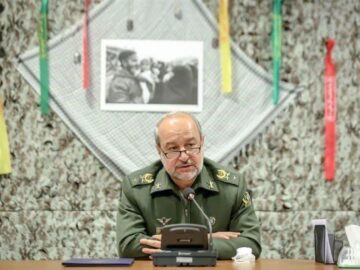 پیام دفاع مقدس همانند عاشورا باید به نسل‌های آینده منتقل شود