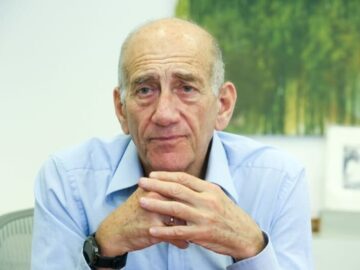 اولمرت: از هیچ کوششی برای سرنگونی نتانیاهو دریغ نخواهم کرد