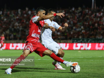 یک گل در نیمه اول پرسپولیس و فولاد
