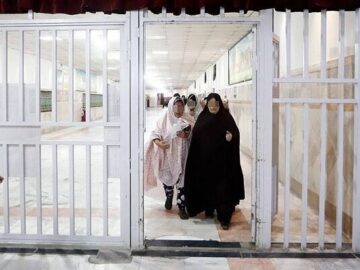 آزادی زن ۹۰ ساله از زندان بابل با حمایت مالی بازیگران سینما و تلویزیون