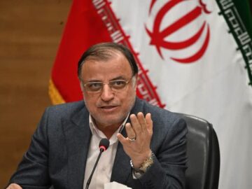 هیچ دانش‌آموزی نباید از تحصیل بازبماند