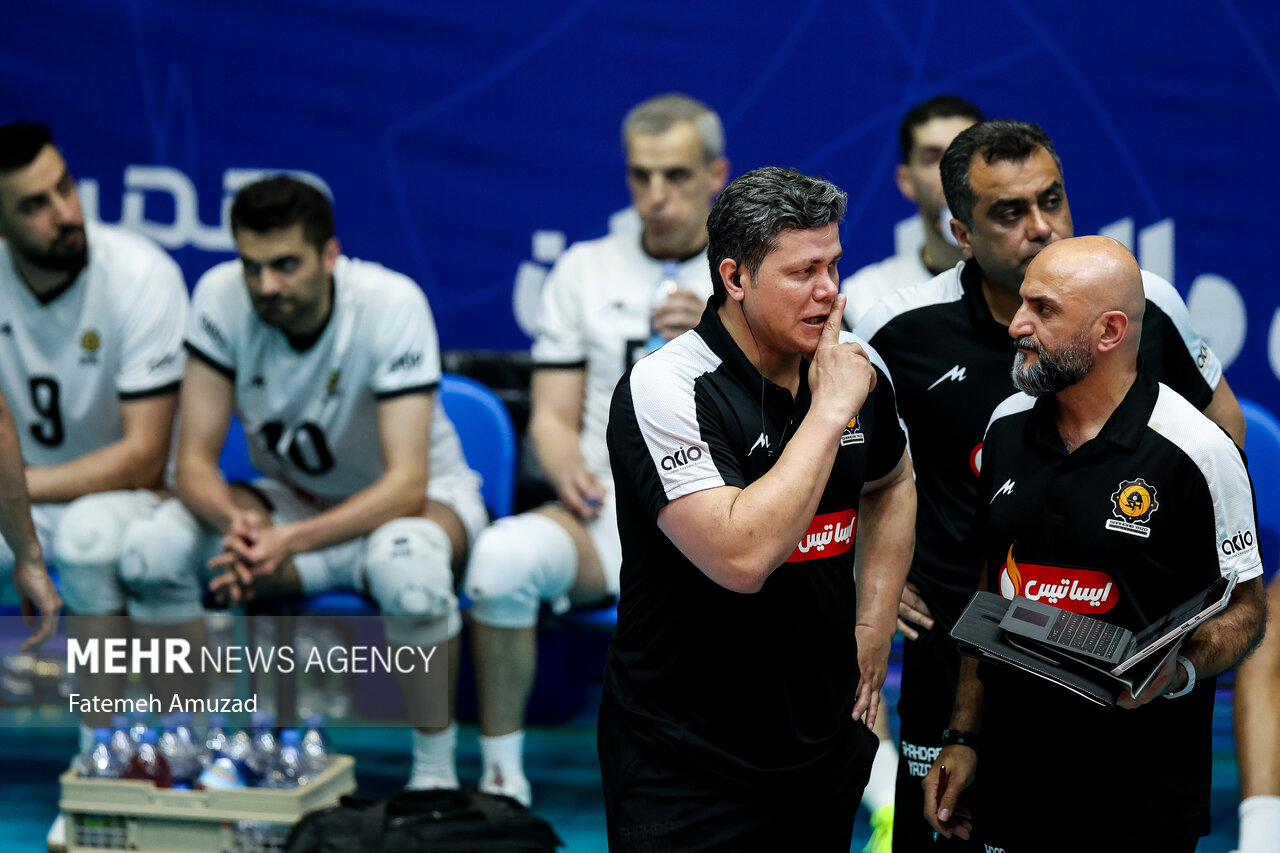 مهدوی: شهداب با ذهنیت قهرمانی وارد لیگ می‌شود/نظم و قوانین اولویت باشد