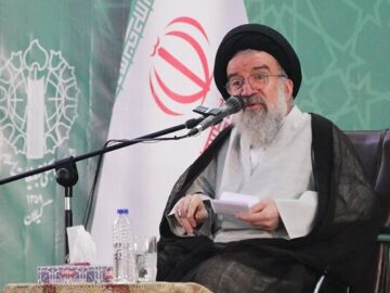 آیت‌الله خاتمی: عالمان دین مایه فخر و مباهات هستند