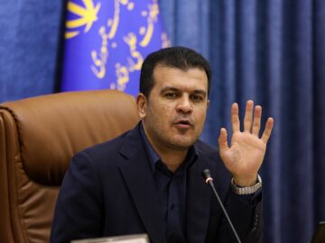 موضع افشین درباره صدور مجوز تاکسی اینترنتی؛ کسب‌وکارها را ناامید نکنیم