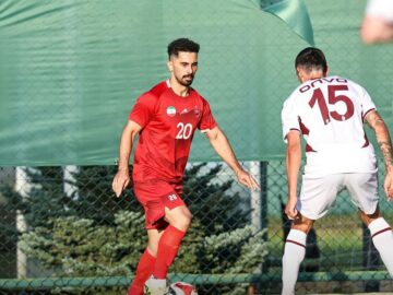 کاپیتان پرسپولیس: فکر می‌کنم دستی در کار هست که کجا بازی کنیم