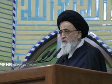 مراقب نفوذ فرهنگی دشمن باشیم