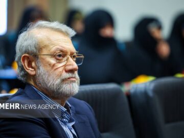 علی لاریجانی درگذشت مادر حداد عادل را تسلیت گفت