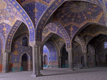معماری مساجد اصفهان؛ اینجا هر کاشی با خدا نجوا می‌کند