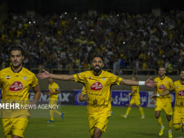 گل اول فجر شهید سپاسی برابر ذوب آهن اصفهان
