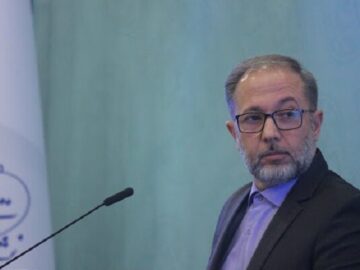 چالش معیشت و اثربخشی؛ معلمی که حافظ قرآن نیست باید حافظ تربیت کند!