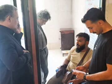 فرماندار قم از مصدومان سانحه ورزشکاران چهارمحال و بختیاری عیادت کرد