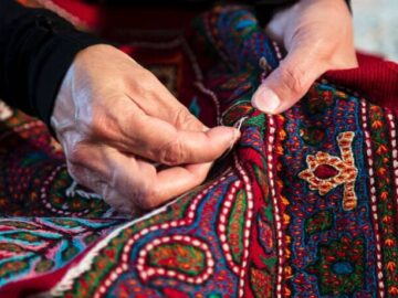 شاغلین و هنرمندان صنایع‌دستی کرمان آموزش تخصصی می بینند