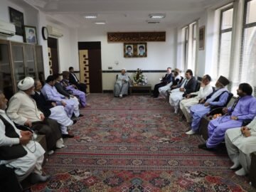 دیدار صمیمانه سران طوایف سیستان و بلوچستان با  نماینده ولی فقیه استان
