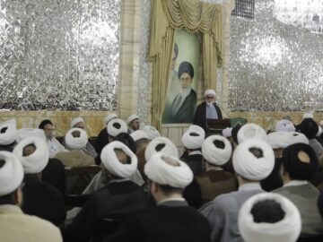 خطبا باید پرچمدار نشر پیام‌های رهبری باشند
