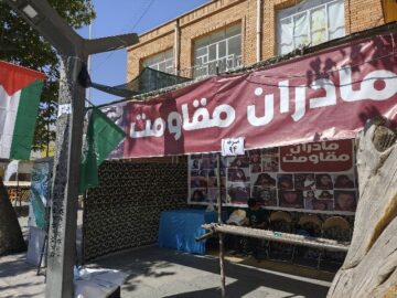 پرده خوانی غرفه مادران مقاومت در جشن امت احمد سنندج