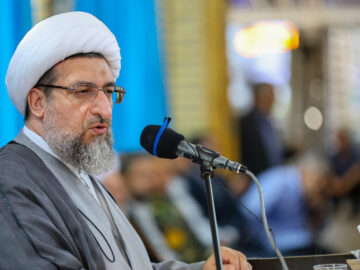 تأکید امام جمعه تبریز بر تقویت تولید برای مقابله با جنگ اقتصادی