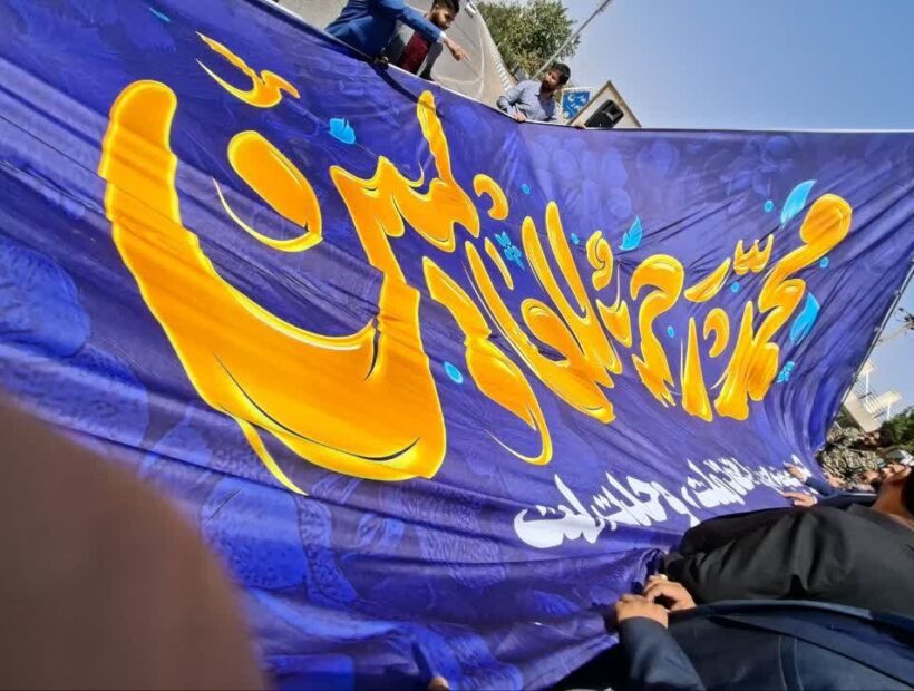 افراشتن پرچم «عشق به احمد» در تربت‌جام