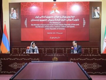 وزیر ورزش: از تجارب ارمنستان در توسعه شطرنج ایران استفاده می‌کنیم