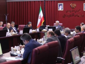 پیش‌نویس دستورالعمل آئین‌نامه داخلی شورای‌عالی بورس تصویب شد