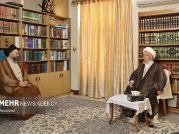 دیدار و گفتگوی سید عمار حکیم با آیت‌الله مکارم شیرازی