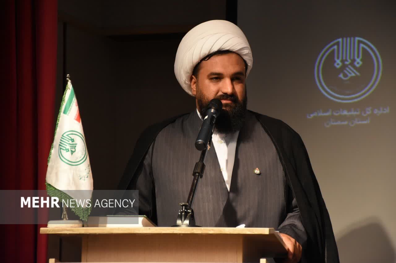 برگزاری آیین «مقام مجنون» در سمنان؛ پیرغلامان حسینی تکریم شدند