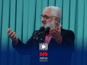 لحظاتی از مولودی‌خوانی حمید رمضان‌پور در حسینیه امام خمینی(ره)