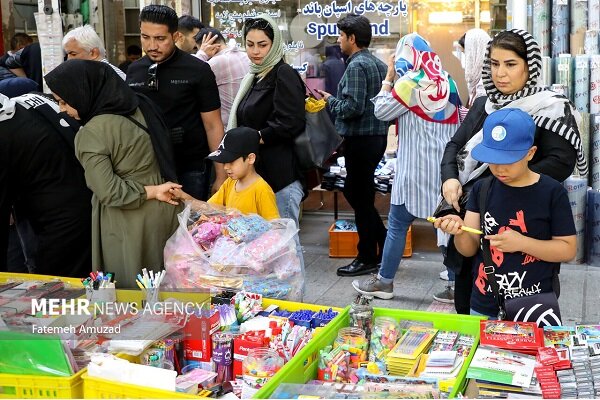 مشق گرانی در خراسان شمالی؛ از بساط خیابانی تا فروشگاههای فانتزی