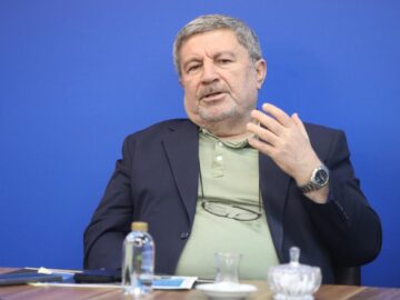 حضرتی: مردمی‌سازی رمز عبور از مشکلات است