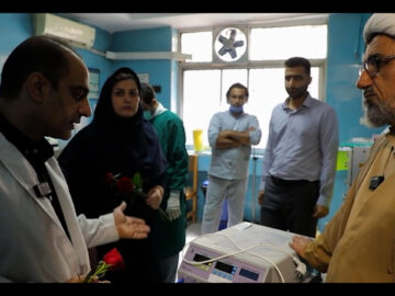 اهدای تجهیزات درمانی از محل موقوفه به بیمارستان امام(ره) ساری