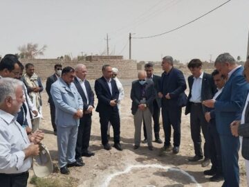 کلنگ‌زنی ۲ مدرسه ۳ کلاسه در منطقه سیستان