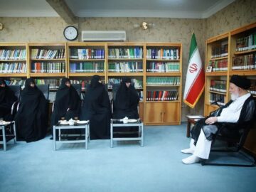 ایجاد مجتمع‌های آموزشی ویژه بانوان درمناطق حاشیه‌ای برای جذب نسل جوان