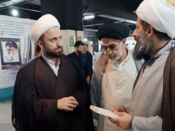 حضور مدیرکل تبلیغات اسلامی خراسان رضوی در نمایشگاه کتب حوزه
