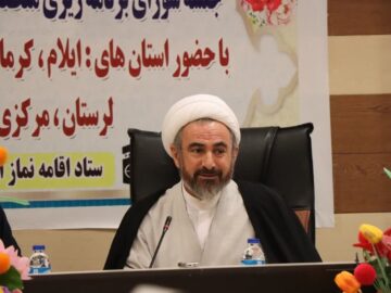 اقامه نماز گامی مؤثر در کاهش ناهنجاری‌های اجتماعی است
