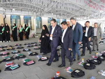 اهدای ۱۵۰۰بسته نوشت افزار به دانش آموزان نیازمند در ارومیه