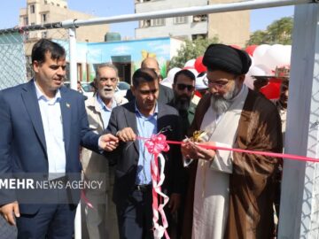 زمین چمن مصنوعی مدرسه آیت‌الله مشکینی پیشوا به بهره‌برداری رسید