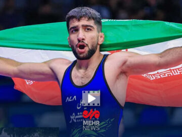 پیام با شکار عزیزلی فینالیست شد