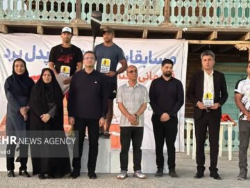 مسابقات قهرمانی «پدل‌برد» در بوشهر برگزار شد