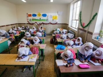 تحویل کتب درسی به مدارس و آمادگی کامل اردبیل برای سال تحصیلی جدید